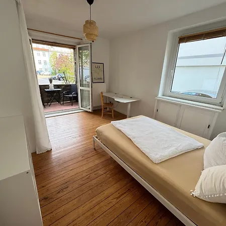 Daire Hygge - 100qm In Bester Lage Mit Parkplatz Und Balkon Greifswald